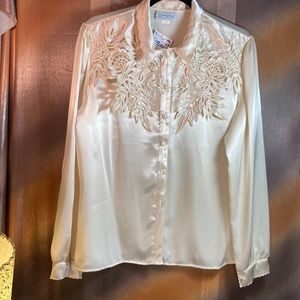 Vintage 90’s cream satin lace overlay blouse 46” chest 46” waist b5